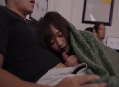 Chuyện vụng trộm với em họ đem đến những giây phút khó quên
