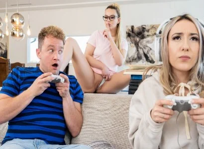 cô nương bị bạn thân cuỗm mất người yêu vì đắm chìm trong game